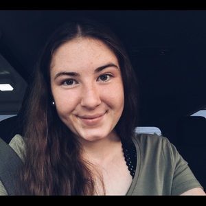 Meet your Posher, Kayla